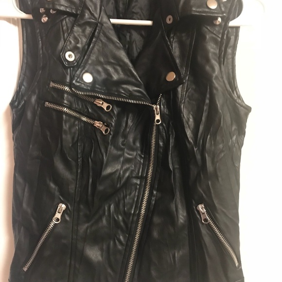 Women’s Leather (synthetic) Vest. Size Small - Picture 3 of 6